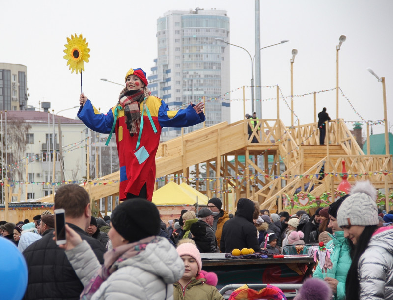 парад ко дню города детских садов. праздник цветов юбилей города. день города хабаровск 2021. праздновать с размахом. светская вечеринка день рождения.