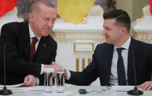 Переговоры Турции c Украиной о поставках оружия не должны влиять на отношения с Россией, заявил профессор турецкого университета Малтепе Хасан Унал.