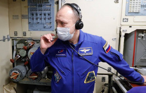 Первым специальным корреспондентом в космосе стал космонавт Александр Мисуркин.