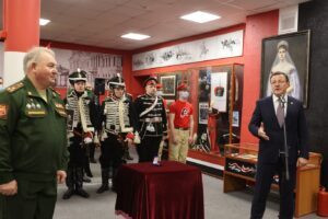 Дмитрий Азаров передал в музей cамарского военно-исторического музея ЦВО новый экспонат