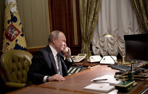 Лидеры, в частности, обсудили спекуляции о якобы планируемом вторжении РФ на Украину.