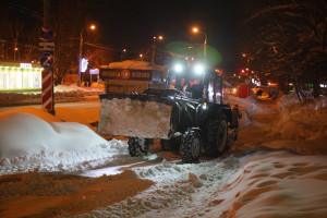 Уборка и вывоз снега в Самаре продолжаются в круглосуточном режиме
