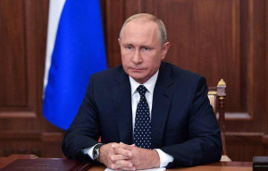 Президент РФ также подписал с главами республик договоры о дружбе, сотрудничестве и помощи.