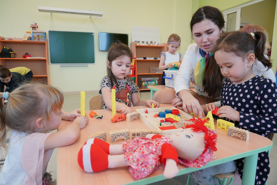 402 сад самара. садик самара алма атинская. день россии в детском саду на улице. детский сад русакова челябинск. демография самара детские сады.