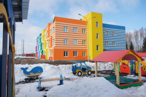 Дмитрий Азаров оценил возможности нового детского сада в селе Красный Яр