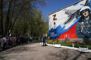 Места для создания муралов выбраны не случайно, – все они связаны с жизнью героев.