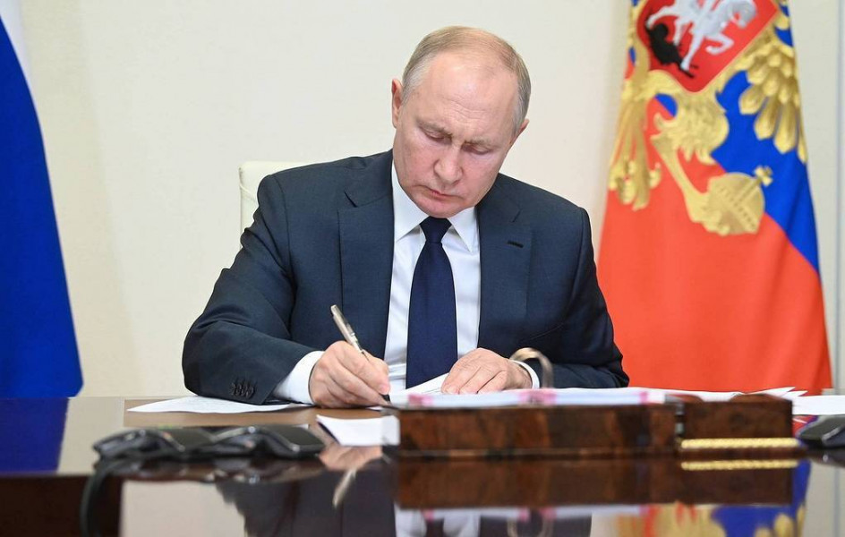 Путин подписал закон об отмене верхнего возрастного предела для первого контракта с ВС РФ
