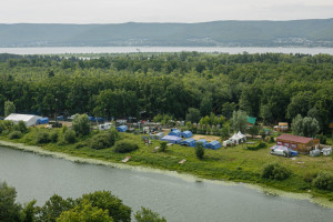 Дмитрий Азаров поручил разработать проект обновления инфраструктуры фестивальной поляны на Мастрюковских озерах.