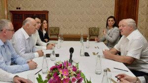 Президент Абхазии выразил уверенность в том, что приезд Лукашенко придаст новый импульс взаимоотношениям между двумя народами.