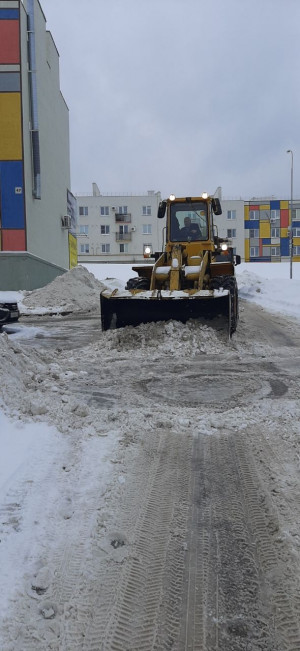 Сегодня днем в Самаре на расчистке улиц от снега работает порядка 286 дорожных рабочих и 200 единиц техники