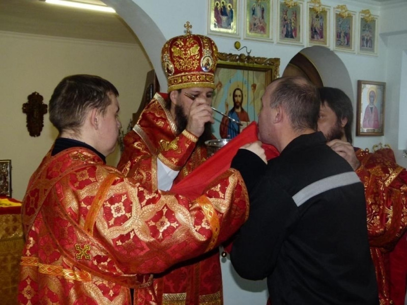 Епископ Нестор совершил Божественную литургию в тюремном храме ИК-16 УФСИН СО