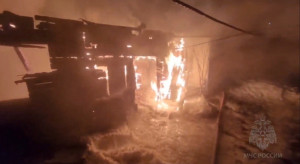 В Кинеле загорелись два дома