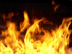 В Самарской области на пожаре в с. Большая Глушица погиб мужчина
