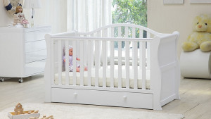 Кроватка для новорожденного: как правильно выбрать?