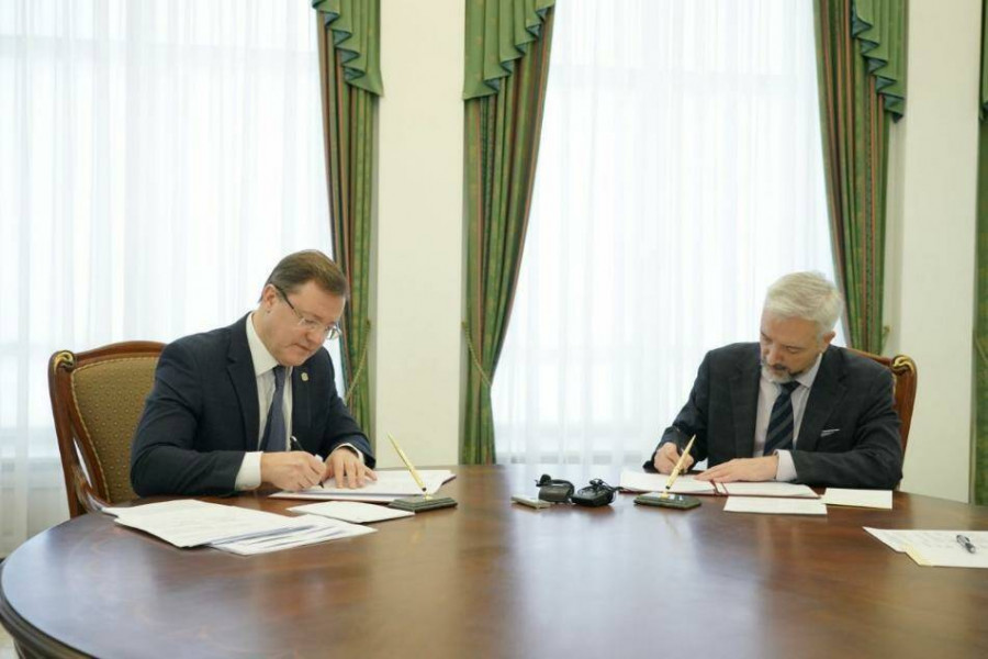Губернатор Дмитрий Азаров подписал соглашение о взаимодействии Самарской области с Россотрудничеством
