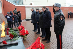В Самаре почтили память сотрудников органов внутренних дел, погибших при исполнении служебных обязанностей.