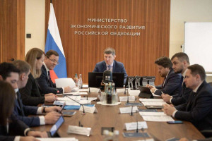 Губернатор Дмитрий Азаров находится с рабочей командировкой в Москве.