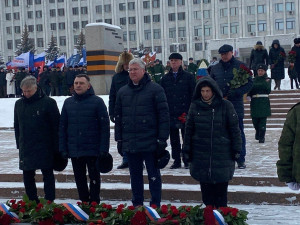 В Самаре состоялась торжественная церемония возложения цветов в память о защитниках Отечества