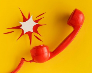 Если вы столкнулись с проблемой неоформления трудовых отношений или нарушением сроков выплаты заработной платы, оставьте сообщение на телефон «горячей линии».