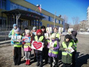 В Самарской области вместе с детьми провели акцию «Любишь жизнь – соблюдай ПДД»