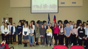 31 школьник в присутствии родных впервые получил основной документ гражданина Российской Федерации.
