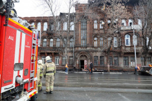 Полиция и прокуратура разбираются в обстоятельствах пожаре в доме Челышева в Самаре