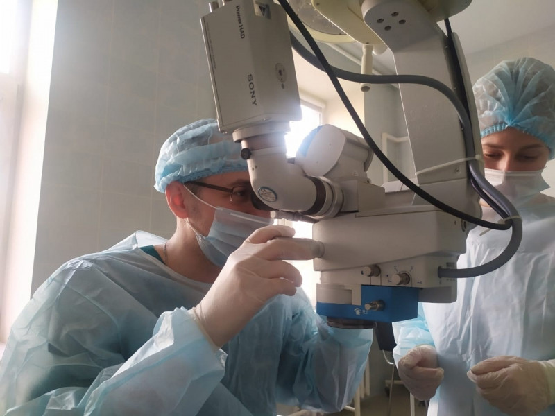 Самарские офтальмологи спасли зрение ребенку с проникающей травмой глаза