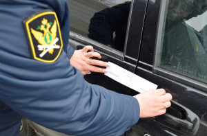За долг по налогам у самарской организации арестовали спецтехнику и легковые авто