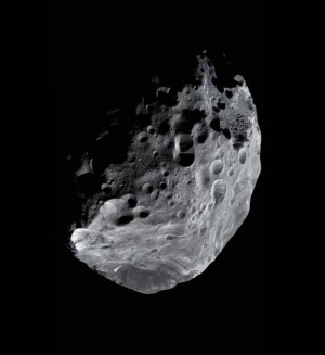 Огромный астероид пролетел между орбитами Земли и Луны