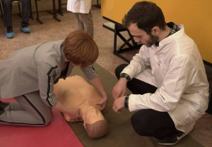 В Самаре продолжается обучение волонтёров азам первой медицинской помощи