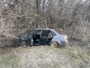 В Волжском районе опрокинулась машина, пострадала девочка