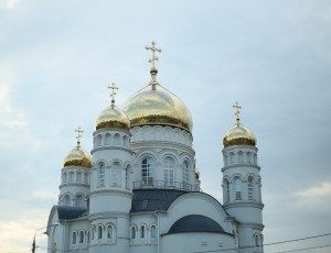Православные россияне в ночь на 16 апреля 2023 года встретили Пасху