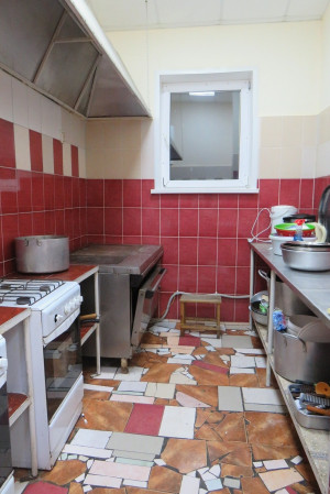 В Клявлинском районе двое залезли в кафе и украли всю еду и алкоголь
