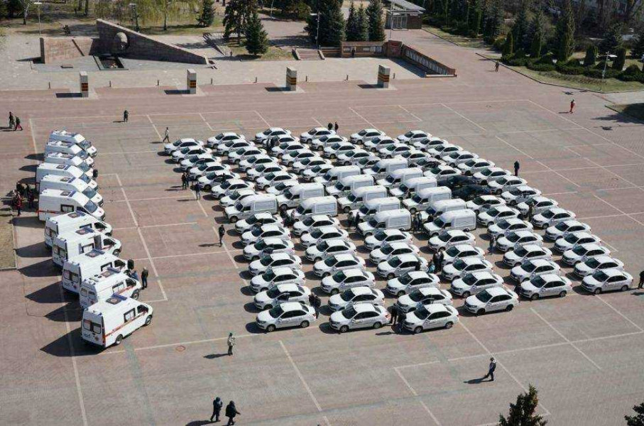 В медучреждения Самарской области поступили более ста новых машин скорой и неотложки