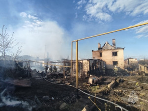 За последние 2 дня пожарные 4 раза выезжали на пожары повышенного уровня сложности, произошедшие в Самаре и области
