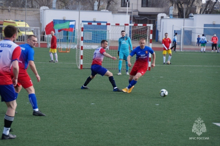 В Сызрани стартовали соревнования по мини-футболу среди команд ГУ МЧС ПФО