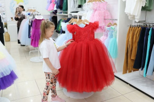 Самарские производители детской одежды открыли новое торговое пространство «НАШИ дети. Самарский продукт»