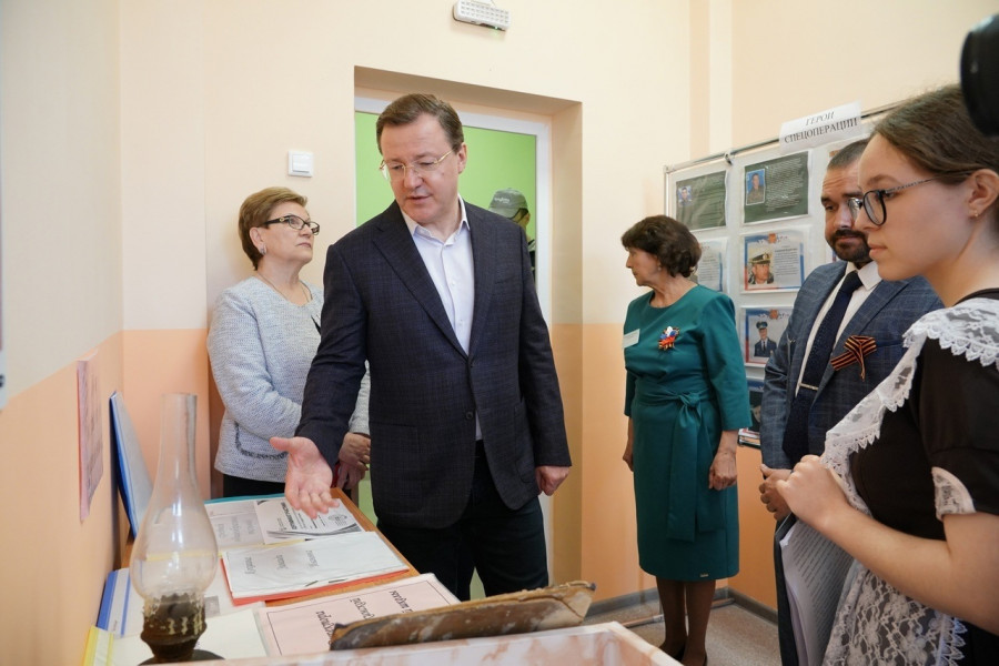 Современная школа, новый ФАП и ремонт ДК: губернатор Дмитрий Азаров проинспектировал качество работ в соцобъектах Шигонского района