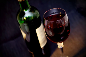 Россияне стали чаще употреблять отечественные вина и реже крепкое спиртное