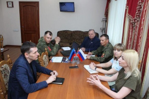 Екатерина Колотовкина встретилась в Луганске  с главой администрации ЛНР Алексеем Самойловым