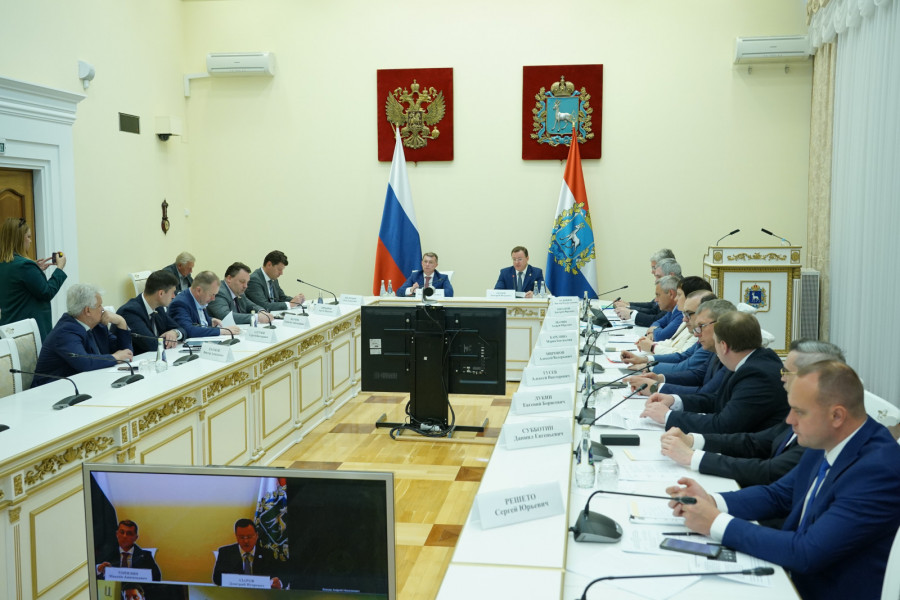 В Самаре Максим Топилин и Дмитрий Азаров провели заседание Комитета Государственной Думы по экономической политике