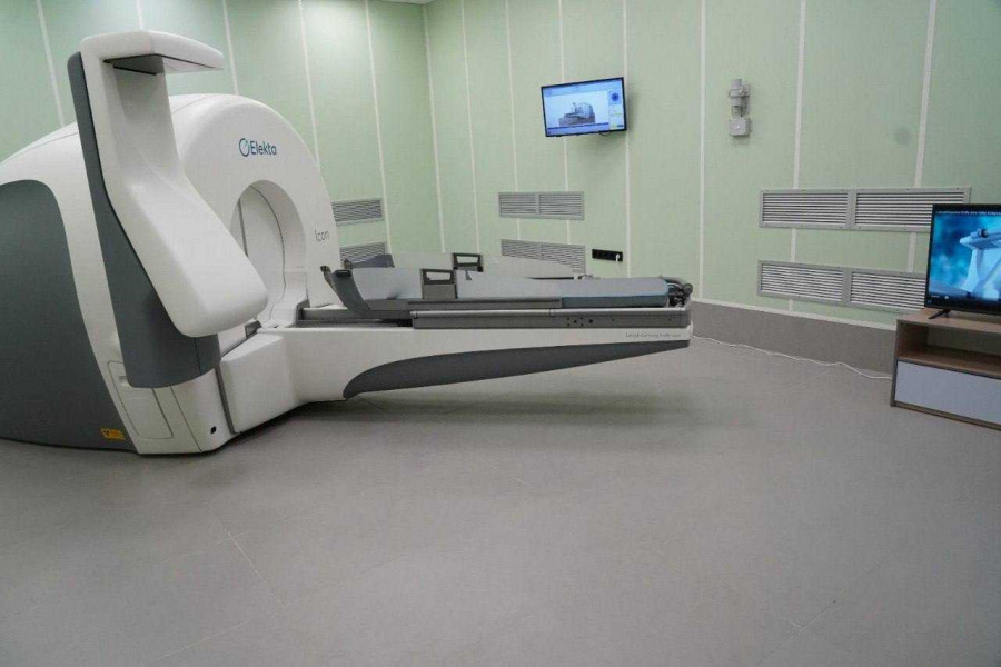 Дмитрий Азаров оценил новый высокотехнологичный радиологический центр на базе больницы им. Середавина в Самаре
