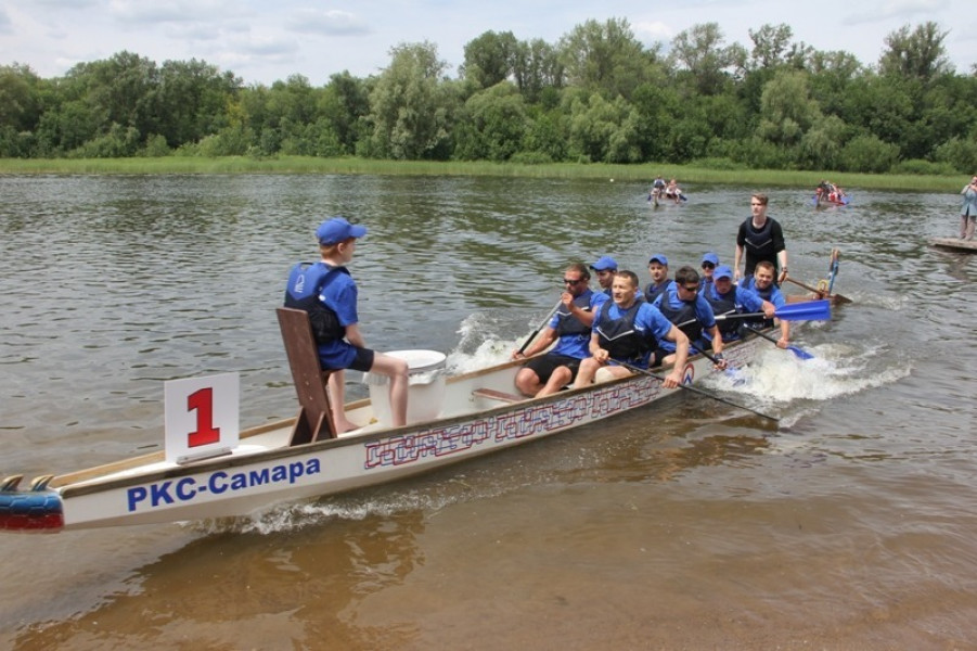 В «РКС-Самара» провели соревнования на лодках-драконах