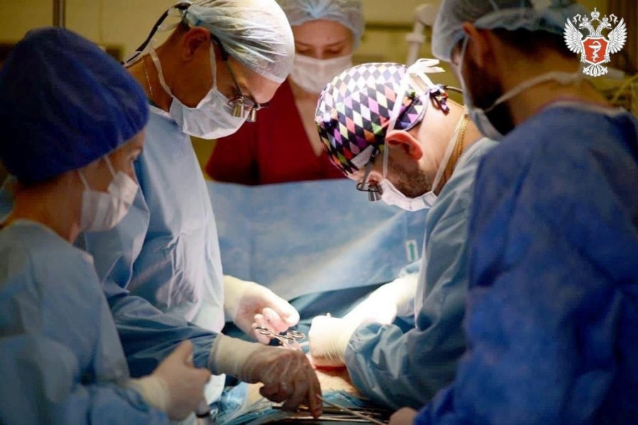 Врачи одной из клиник Сеченовского университета Минздрава России спасли пациента с «панцирным сердцем»