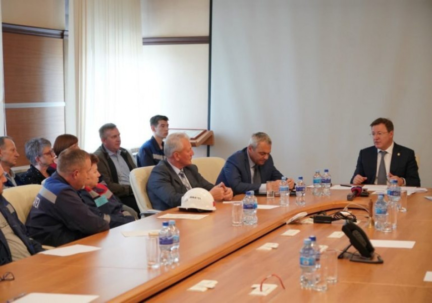Дмитрий Азаров встретился с руководством и сотрудниками 