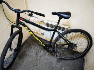 В Самаре слесарь украл велосипед у доставщика еды