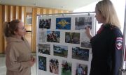 В Тольятти полицейские и общественники организовали фотовыставку «Один день полиции России»