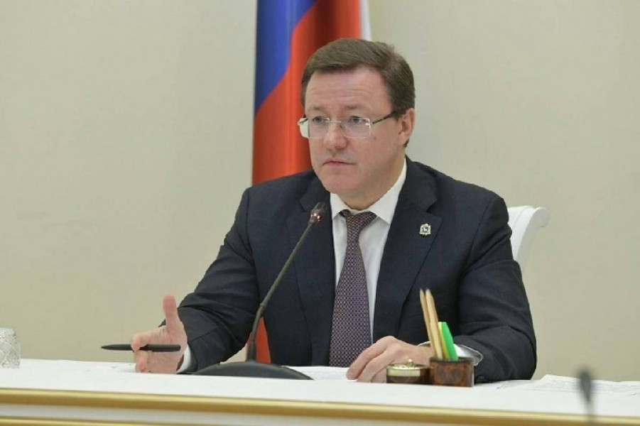 Дмитрий Азаров провел совещание с главами городов и районов области