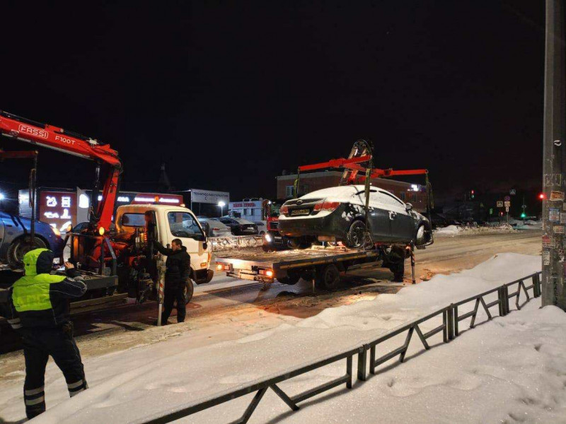 За сутки с улиц Самары эвакуировали 14 автомобилей, которые мешали уборке снега