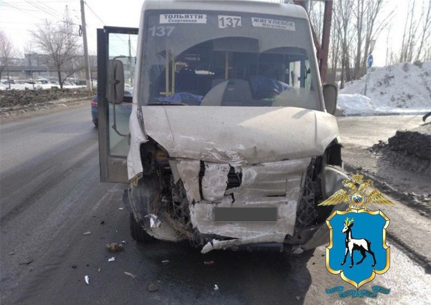 В ДТП с автобусом-ГАЗелью в Тольятти пострадали трое